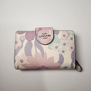 NWT COACH CBO31 Medium Corner Zip Wallet With Floral Print v2
